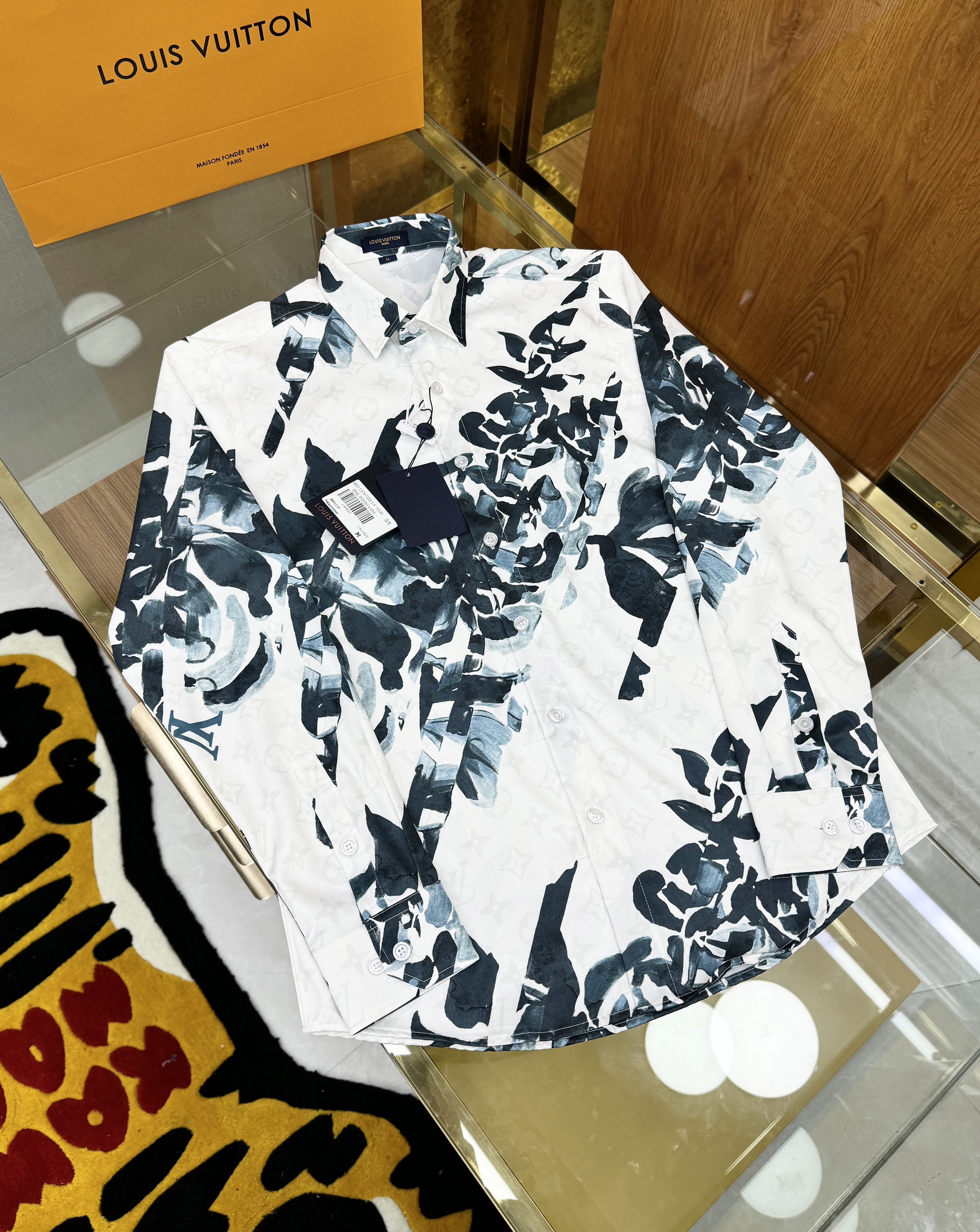 Áo sơ mi dài tay Louis Vuitton LV Trắng họa tiết hoa Xanh Like Auth on web CD